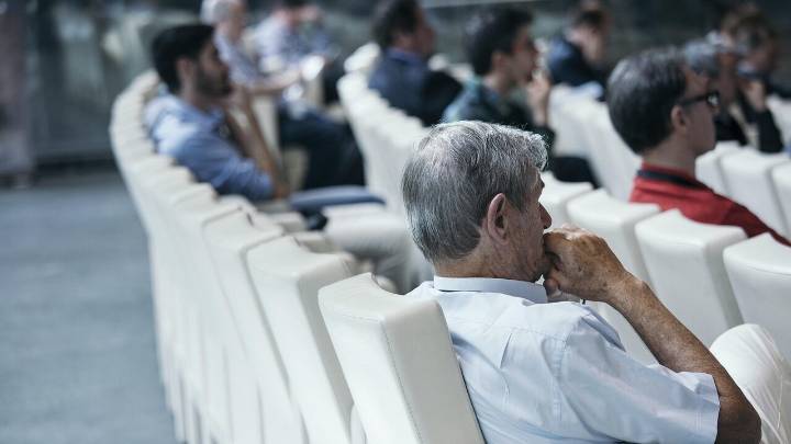 Man Stands Up During Q&A to Tell His Entire Life Story