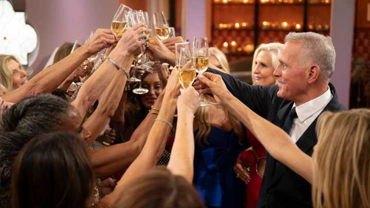 'Golden Bachelor' premiere had double elimination, see who got roses