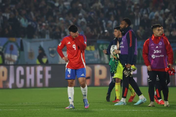FIFA aplica nuevo castigo a La Roja para su último partido por las Eliminatorias al Mundial 2026