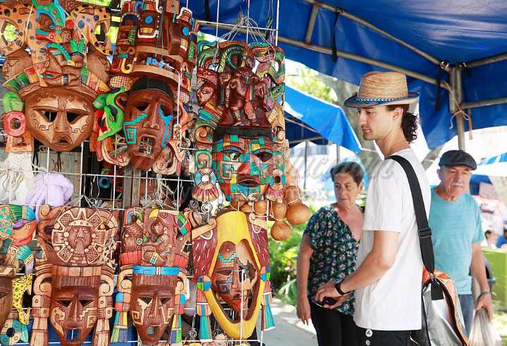 Mérida en domingo: artesanías, gastronomía y opiniones encontradas