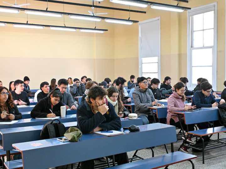 Otro veto contra el carácter público de la Universidad