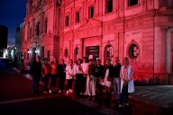 Se ilumina de rojo la Presidencia Municipal por Día del Mieloma Múltiple