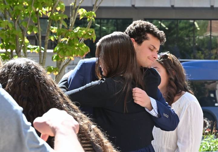 Pitt students gather for Charlie Kirk vigil
