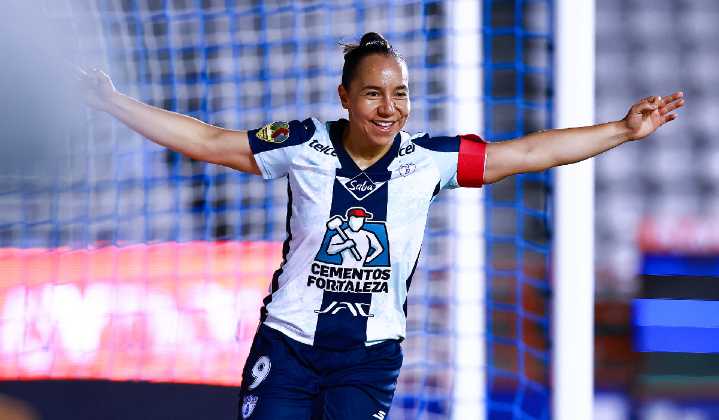 Charlyn Corral anota póker ante el Necaxa y llega a 151 goles en la Liga MX Femenil