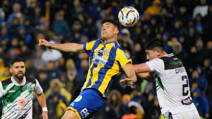 Alejo Veliz le pone el hombro a Central y Ariel Holan volvió a incluirlo como titular
