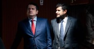Amparo de Andy y Bobby López Beltrán: Sin firma y con domicilio para notificaciones en Tienda Finca Rocío Chocolate