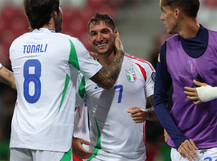 4-5. Italia sobrevive en el surrealismo