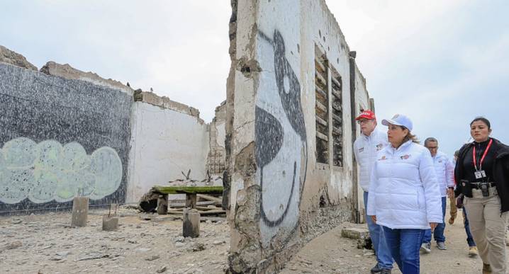 Dina Boluarte llegó a la isla El Frontón y dispone la construcción de un nuevo penal para presos de alta peligrosidad La jefa de Estado anunció la reconstrucción del penal ubicado en la isla de El Fro
