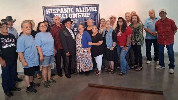 Dr. Juan Andrade Receives SALSA Lifetime Achievement Award