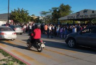 Vendedores ambulantes se aglomeran en salidas de escuelas de Los Cabos