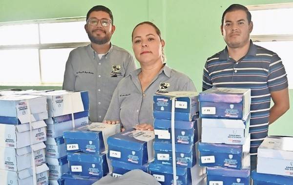 Dona Municipio de Ascensión apoyos a alumnos de CAINMI
