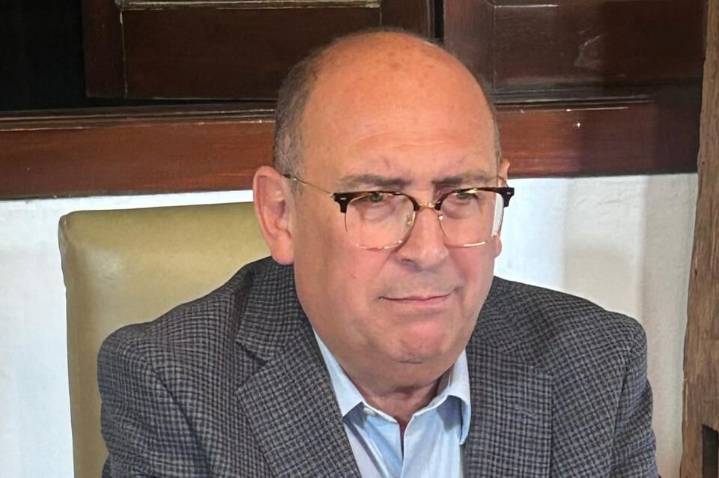 Recortes al presupuesto y desaparición de fondos condenan a México a vivir entre baches y socavones: Rubén Moreira