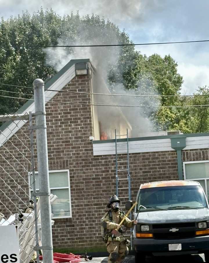 Fire crews quickly extinguish Orange Grove flames