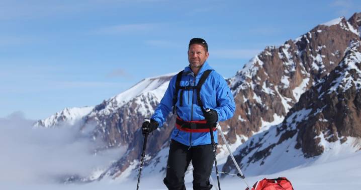 Steve Backshall questions Donald Trump’s intelligence after climate change "con" claim