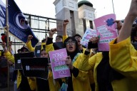 Violence sweeps across Indonesia amid protests over worsening economy