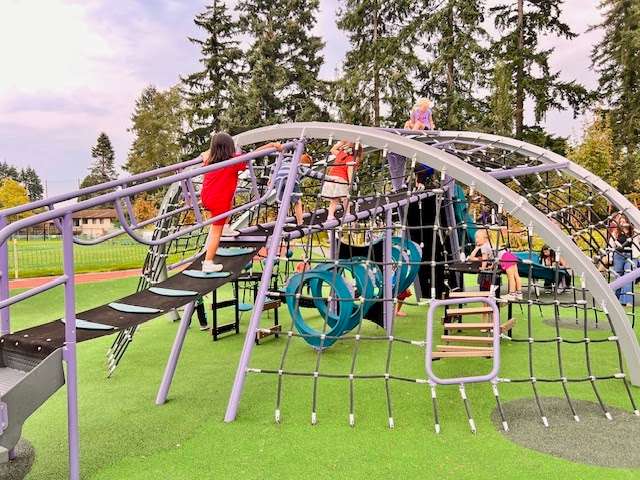 Ribbon cutting for Richmond Highlands Park