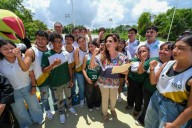 Ante alumnos y maestros, anuncia Mara Lezama construcción de un domo en la UQROO