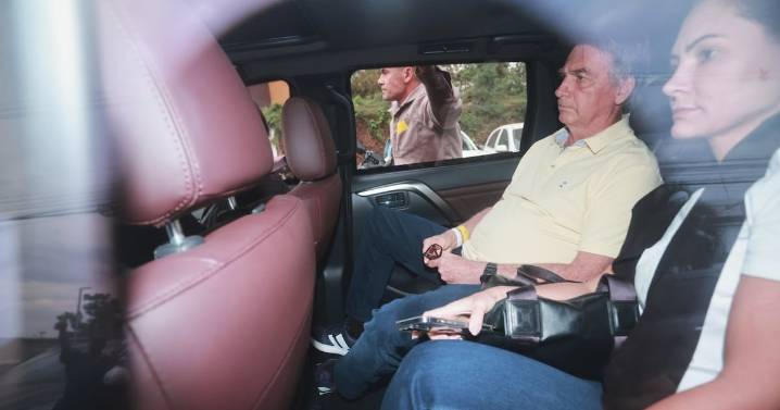Bolsonaro: early-stage cancer detected in skin lesions