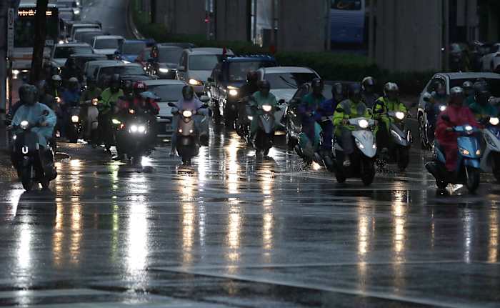 China cancels schools and flights as it braces for Ragasa, one of the strongest typhoons in years