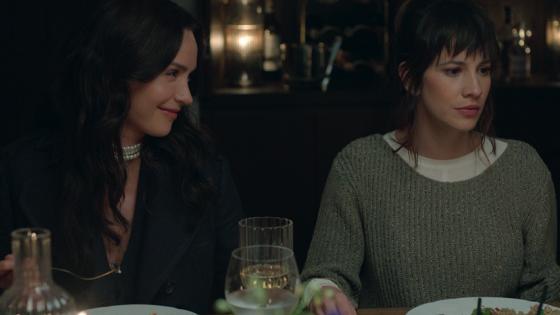 ¿De qué trata La huésped, la nueva serie de Carmen Villalobos y Laura Londoño?