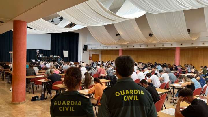 Miles luchan por 3.118 plazas este sábado