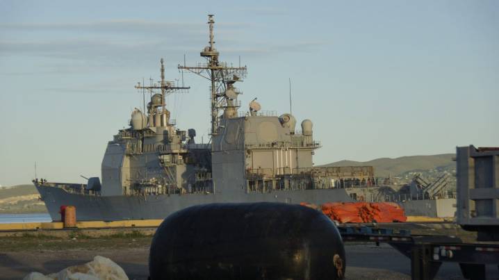 El crucero lanzamisiles USS Lake Erie arribó a Puerto Rico durante su misión en el Caribe