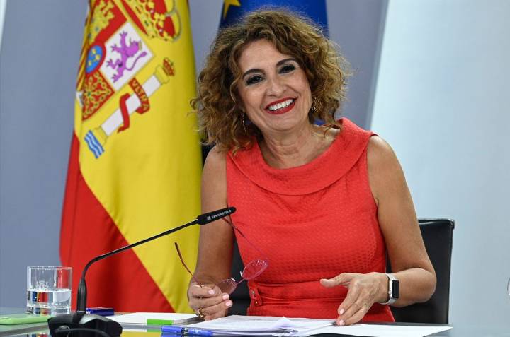 El Gobierno condona 83.200 millones de deuda a la autonomías