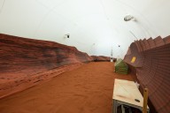 Four person crew to simulate year