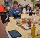 Personas con discapacidad refuerzan sus competencias digitales con el programa Pueblo Digital