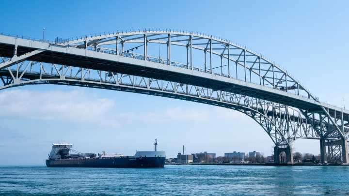 Canadian officers seize 770 pounds of cocaine at Blue Water Bridge