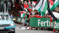 Las protestas a favor de Palestina revientan la Vuelta en la llegada a Bilbao