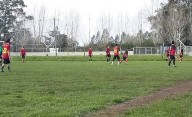Fútbol violento y poco “Feliz”: lo expulsaron, volvió a entrar a la cancha y apuñaló a un rival