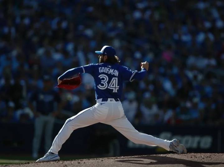 Alejandro Kirk's two homers, including career-first grand slam, powers Blue Jays to their AL East crown