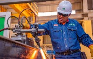 CFE restablece servicio eléctrico en península de Yucatán