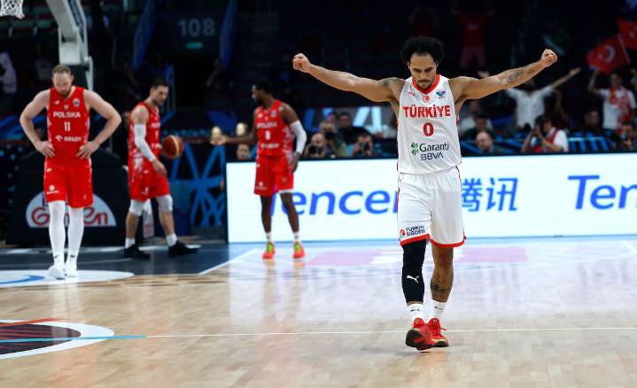 Turquía se impone a Polonia con autoridad (91-77) y ya está en las semifinales del Eurobasket