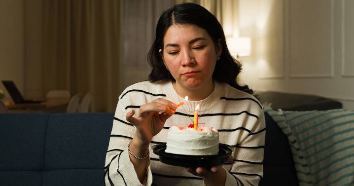 Psychologist Response: Women "Rejecting Their Age" TikTok Trend