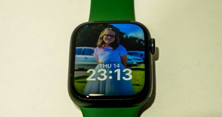 Apple fans rush for £149 Apple Watch deal that shoppers call 'amazing'
