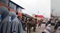 Vuelve y juega: soldados fueron atacados por la comunidad que intentó impedir un operativo en Ipiales, Nariño