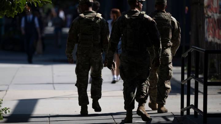 Un juez federal dicta que el despliegue de las tropas decretado por Trump en Los Ángeles violó la ley federal