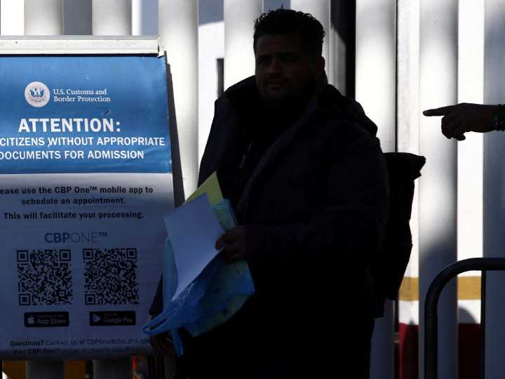 Antes de viajar a EEUU: cómo proteger tus datos en los controles del aeropuerto