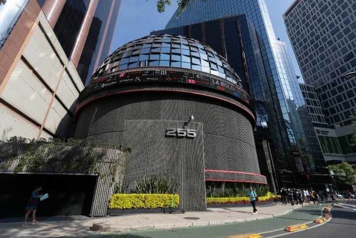 Peso y BMV arrancan la sesión con números verdes; la divisa en 18.40 unidades