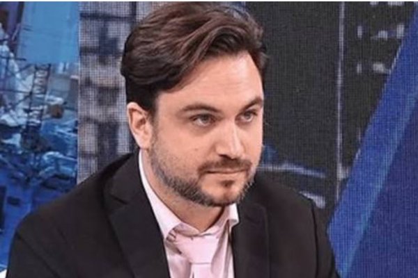 RAMIRO MARRA! “DOLAR A 1500. Sáquenme el celular porque si tuiteo la mando bien a la mierda”