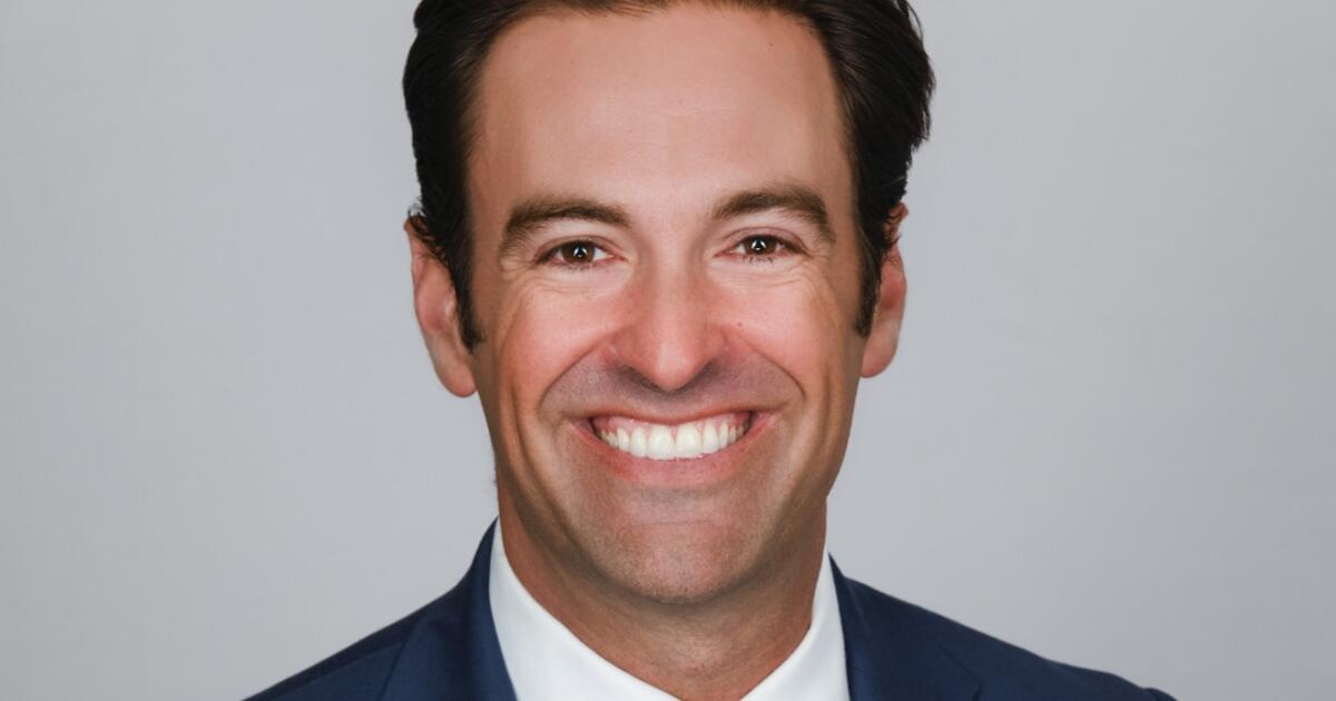 Elex Michaelson joins CNN as anchor for a late-night program based in Los Angeles