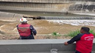Bomberos de Caracas continúan búsqueda de sujeto que cayó en el Río Guaire