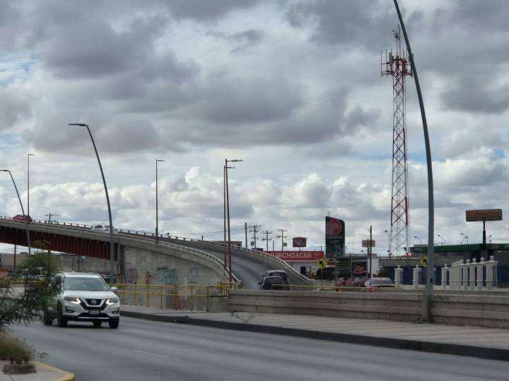 Cierran vialidades por repavimentación