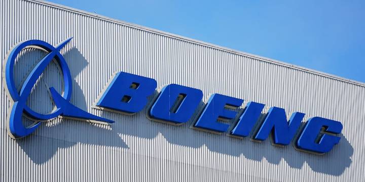 Union representing Boeing workers announces vote on a union-proposed strike settlement offer
