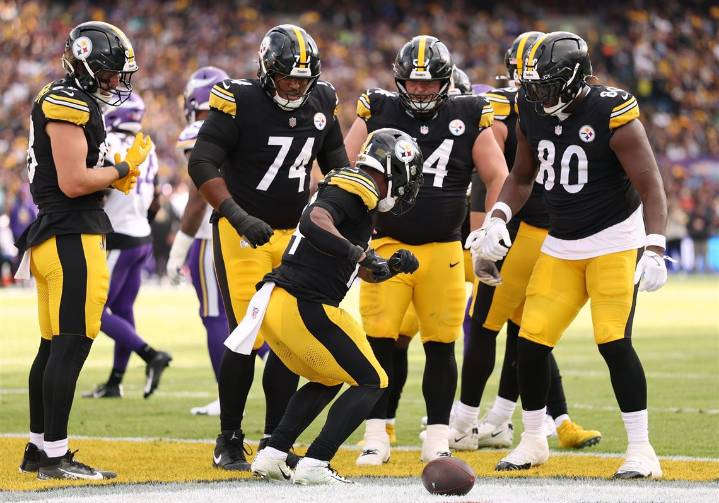 Gerry Dulac: Steelers finally looked how they're supposed to look on special day for franchise in Dublin