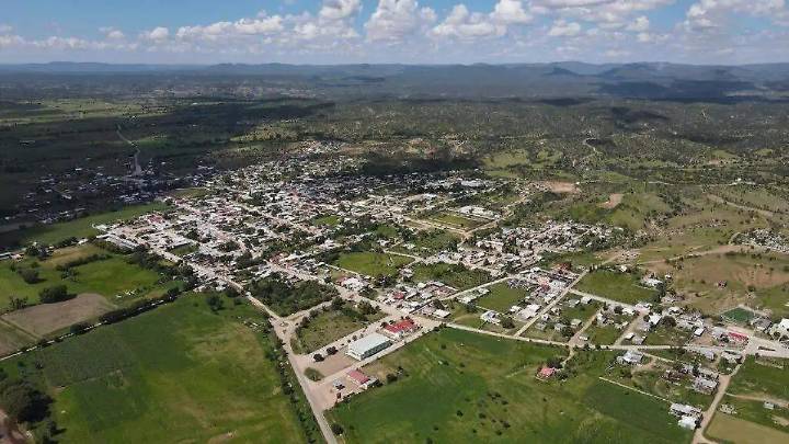 Camioneta cae a barranco y joven pierde la vida en Carichí, Chihuahua