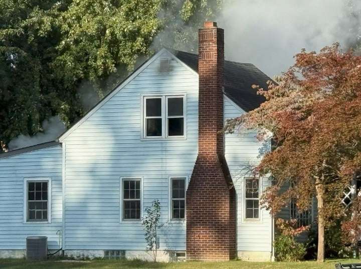 VIDEO: Resident flees from burning Boardman home, two pets die