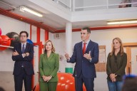 Sánchez anuncia una ley para rebajar las horas lectivas del profesorado a 23 en Primaria y 18 en ESO y Bachillerato